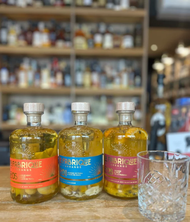 🌴Les rhums arrangés de La Fabrique🌴 

Fruit frais, rhum agricole AOC Martinique, zéro arôme artificiel - du vrai, du bon, de l’artisanal. 

Chaque bouteille est une explosion de saveurs. 

À savourer entre amis, en fin de repas ou juste pour le plaisir ✨ 

Venez les déguster 🍹

📍Dispo à la cave 😉

#rhumarrangés #LaFabrique #fruitfrais #exotique #apérotime #caveponthieu #8eme #cavisteindependant